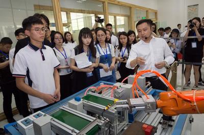 湖北交通职业技术学院 校企共建促发展 创新教学育英才 职业技能培训